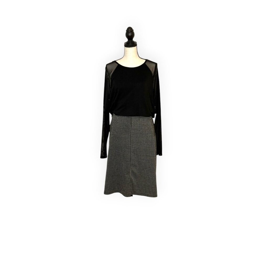Black Patterned Counterparts Skirt - Picture 3 of 3